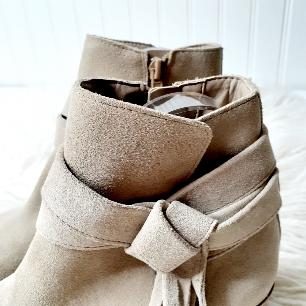 NEW GUESS Women's Camrin Suede Booties - Picture 7 of 13